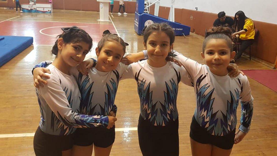 İl Artistik Jimnastik Minik A kızlar Kategorisinde Hacıkazımoğlu İlkokulu Takımı 4.lük Elde Etti