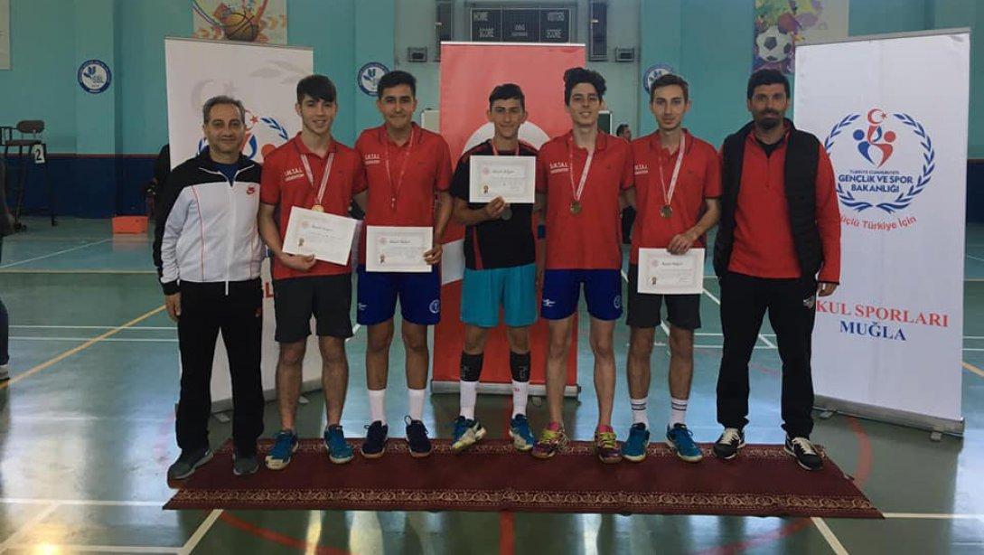 Söke Mesleki ve Teknik Anadolu Lisesi Badminton Takımımız Badminton Bölge Müsabakalarında Bölge 1.si Olmuştur