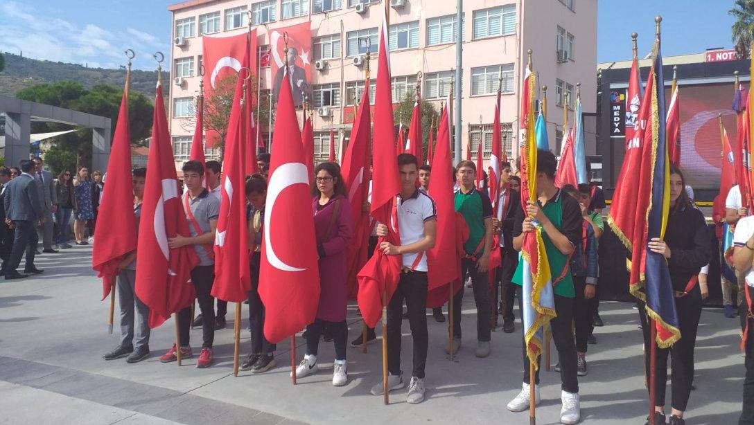 29 Ekim Cumhuriyet Bayramı Kutlama Programı Çelenk Sunma Töreni Ardından Gerçekleştirildi