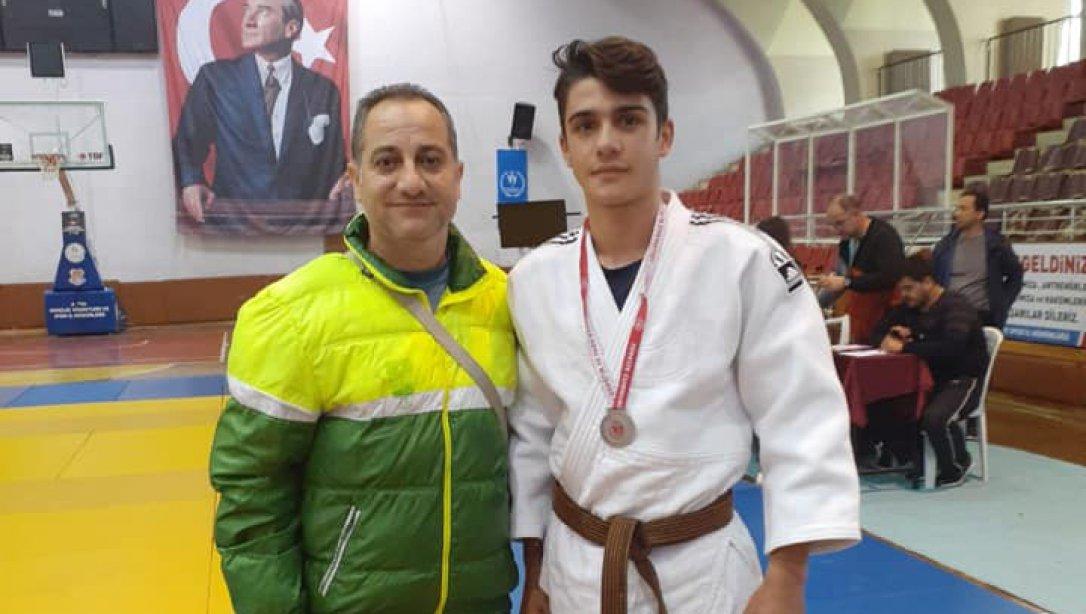 Söke Mesleki Teknik Anadolu Lisesi Öğrencimizin Judo Başarısı