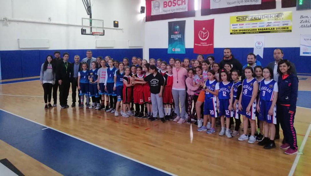 Söke Kaymakamlığı Himayesinde Söke İlçe Milli Eğitim Müdürlüğü Koordinesiyle Düzenlenen Kaymakamlık Ligi Küçük Kızlar Basketbol Turnuvası Sona Erdi