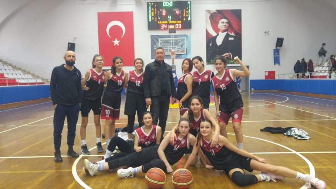 Aydın İlinde yapılan Liseler arası Voleybol Turnuvasında Şehit Emre Acar Cumhuriyet Anadolu Lisesi Kız Voleybol Takımı il 2.si olmuştur