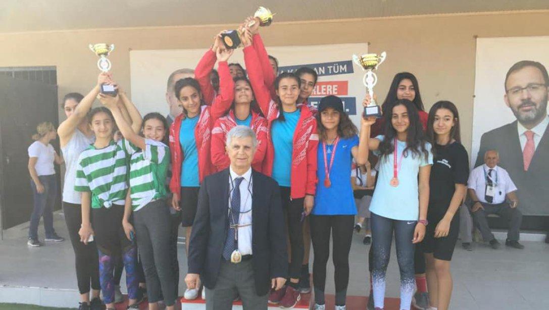 Cumhuriyet Kupası Kros Yarışmalarında Söke Ali Rıza Efendi Ortaokulu Öğrencilerimiz Aydın İl Birincisi Oldu