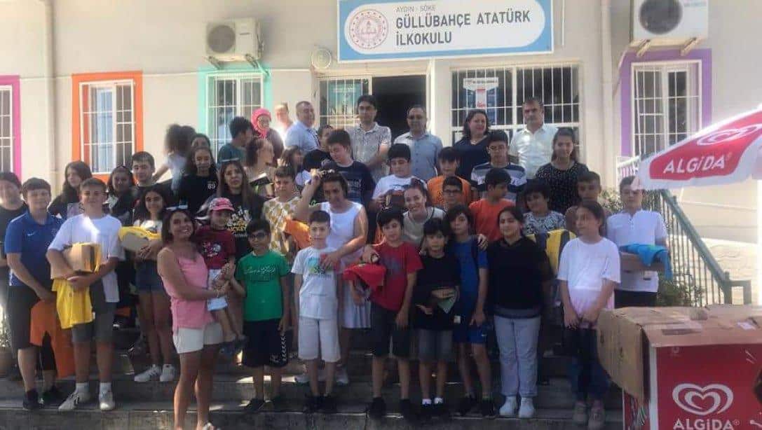 İlçemiz Güllübahçe Atatürk İlkokulu ile Güllübahçe Atatürk Ortaokulu'nda öğrencilerimiz erken bayram sevinci yaşadı