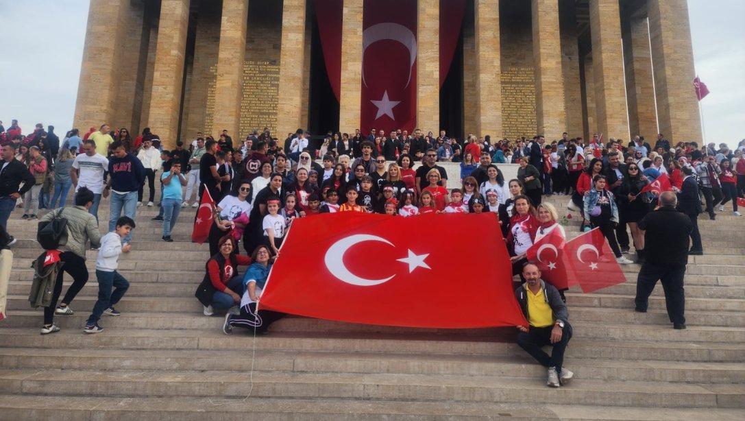 İlçemiz 100.Yıl Atatürk İlkokulu, Cumhuriyetimizin 100.Yıl dönümü kutlamaları kapsamında; Anıtkabir, TBMM ve Eski Meclis Binası'nı ziyaret etmiştir