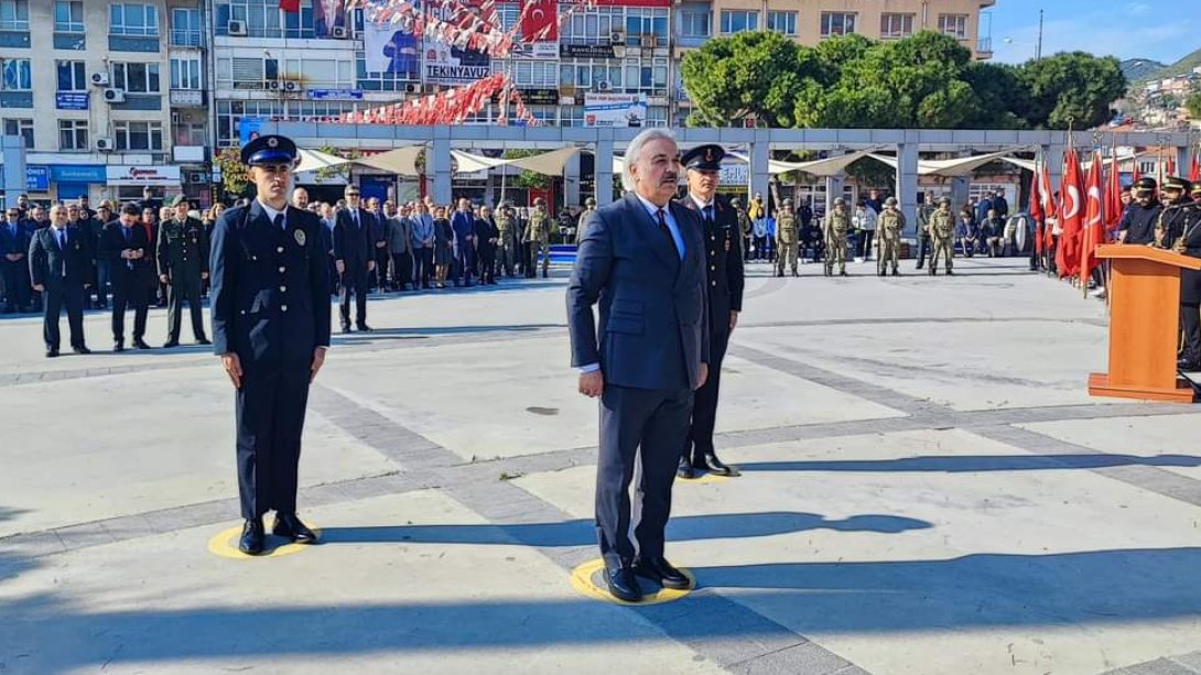Çanakkale Zaferi'nin 109. Yıl dönümü ve Şehitleri Anma Günü nedeniyle Hükümet Meydanı'nda Atatürk Anıtı'na Çelenk Sunma Töreni yapıldı