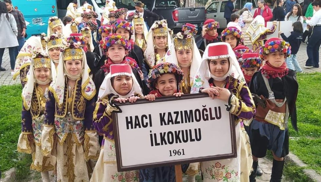 Aydın'da yapılan Okul Sporları Halk Oyunlarında Yarışmasında Hacıkazımoğlu İlkokulu Minikler katagorisinde İl 1.si olmuştur