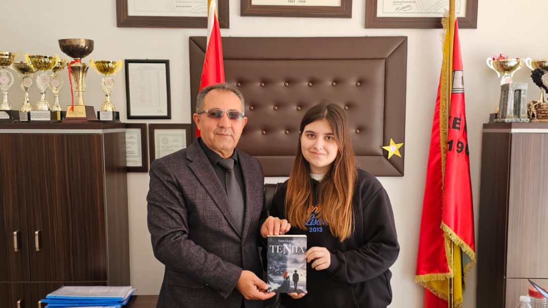 Söke Anadolu Lisesinden Öğrencimiz Esra EKİZOĞLU Kitap Yazdı